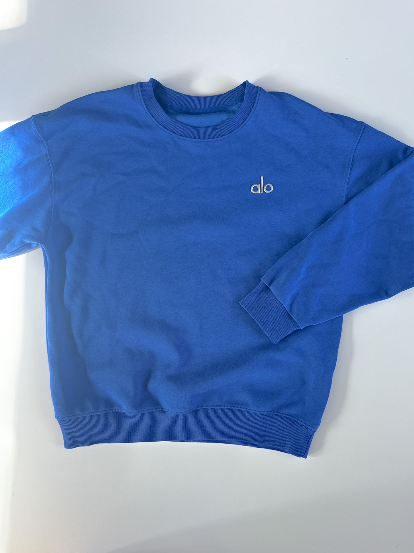 Medium Alo Accolade Crewneck description
