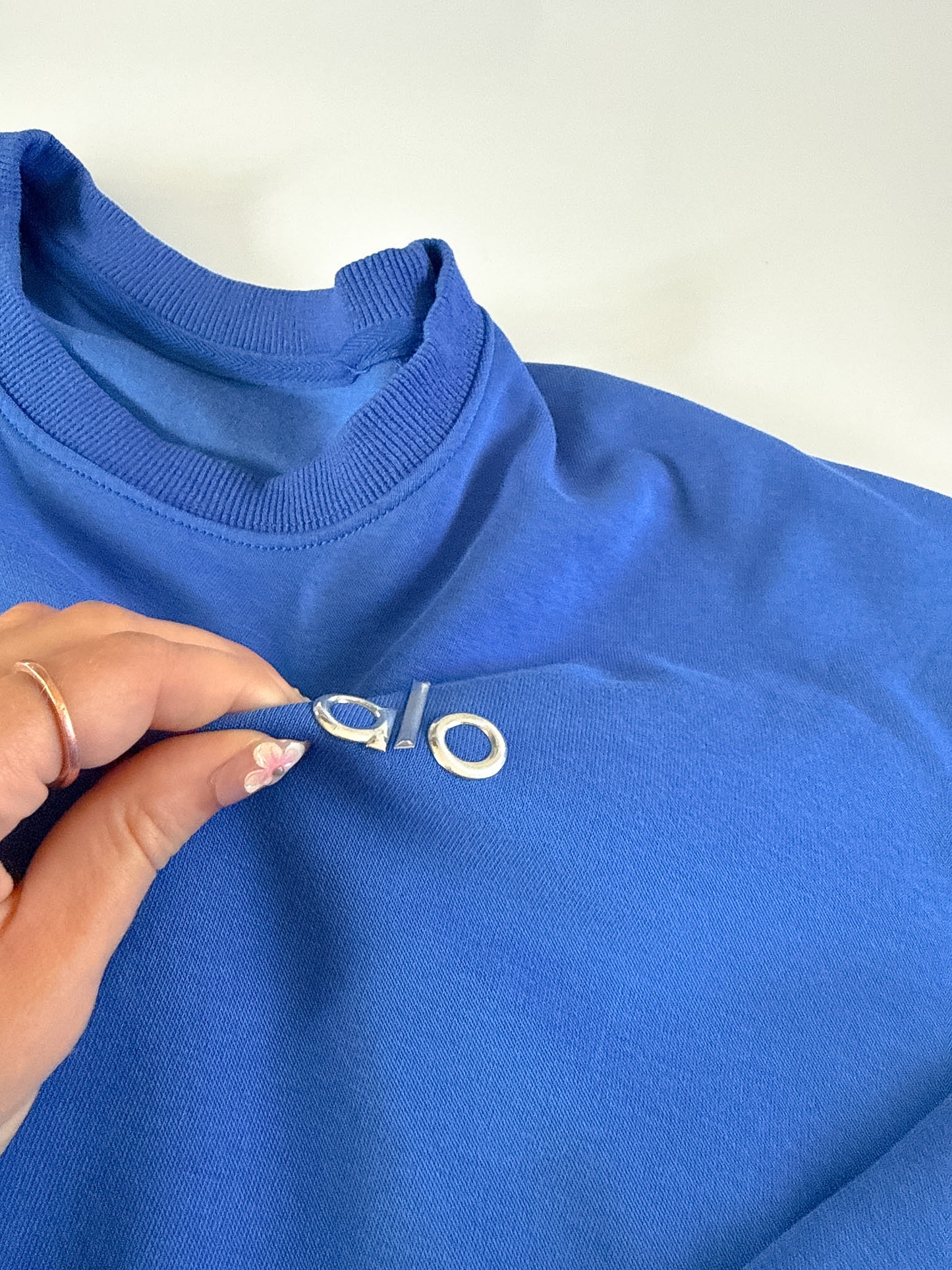 Medium Alo Accolade Crewneck description