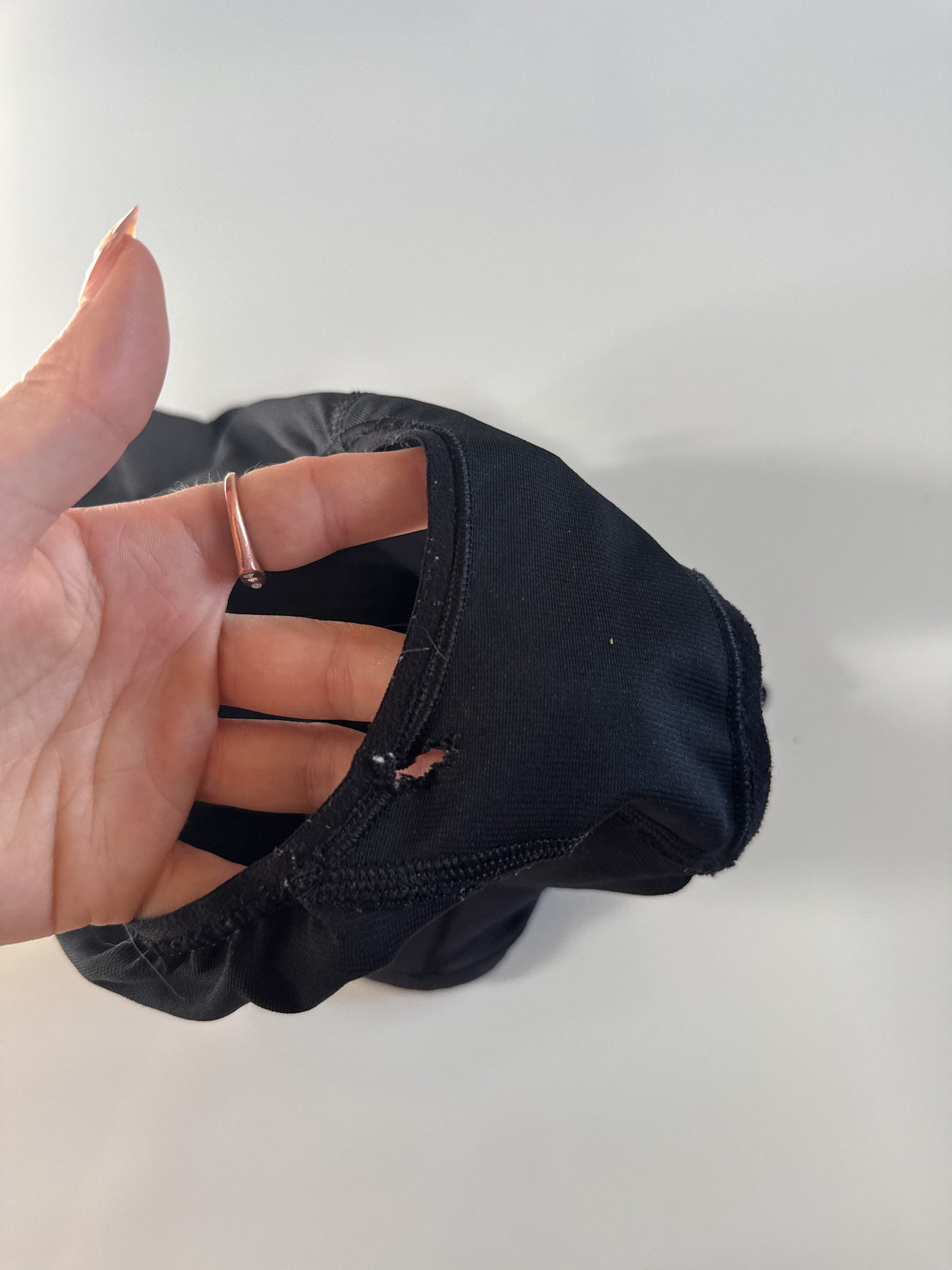 Size 0 Black Hotty Hot 2.5" description