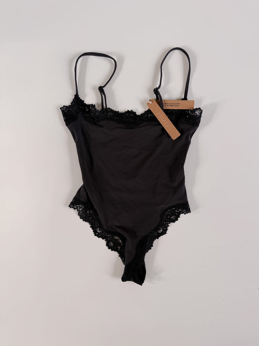 XXS NWT SKIMS Fits Everybody Lace Bodysuit