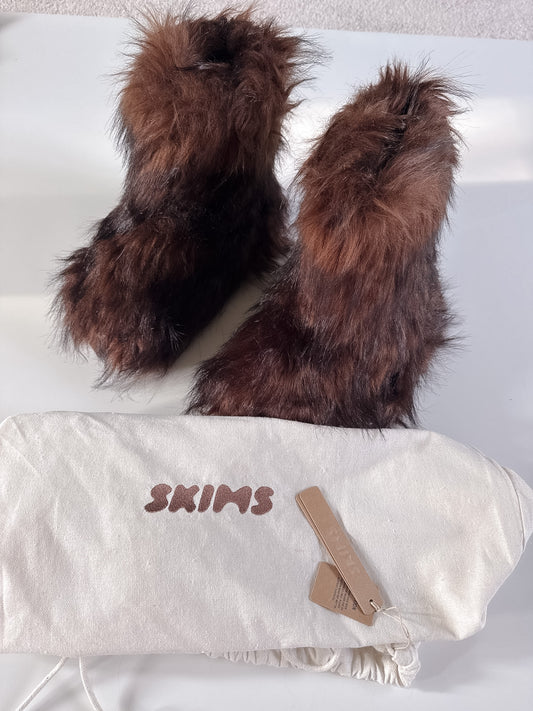 Size 36 NWT SKIMS Faux Fur Boots