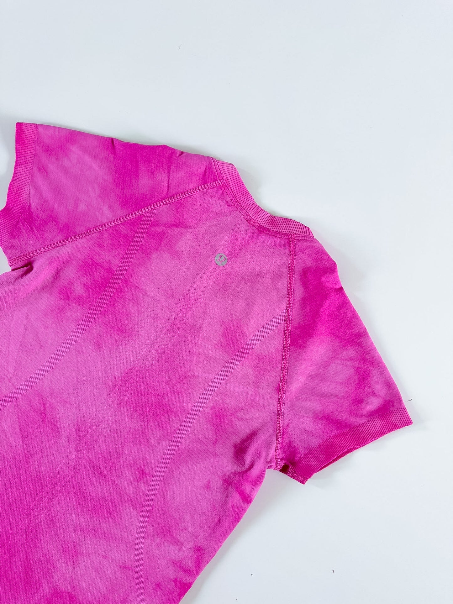 Size 4 RARE Sonic Pink Marble Dye Swiftly Tech Short Sleeve 2.0
