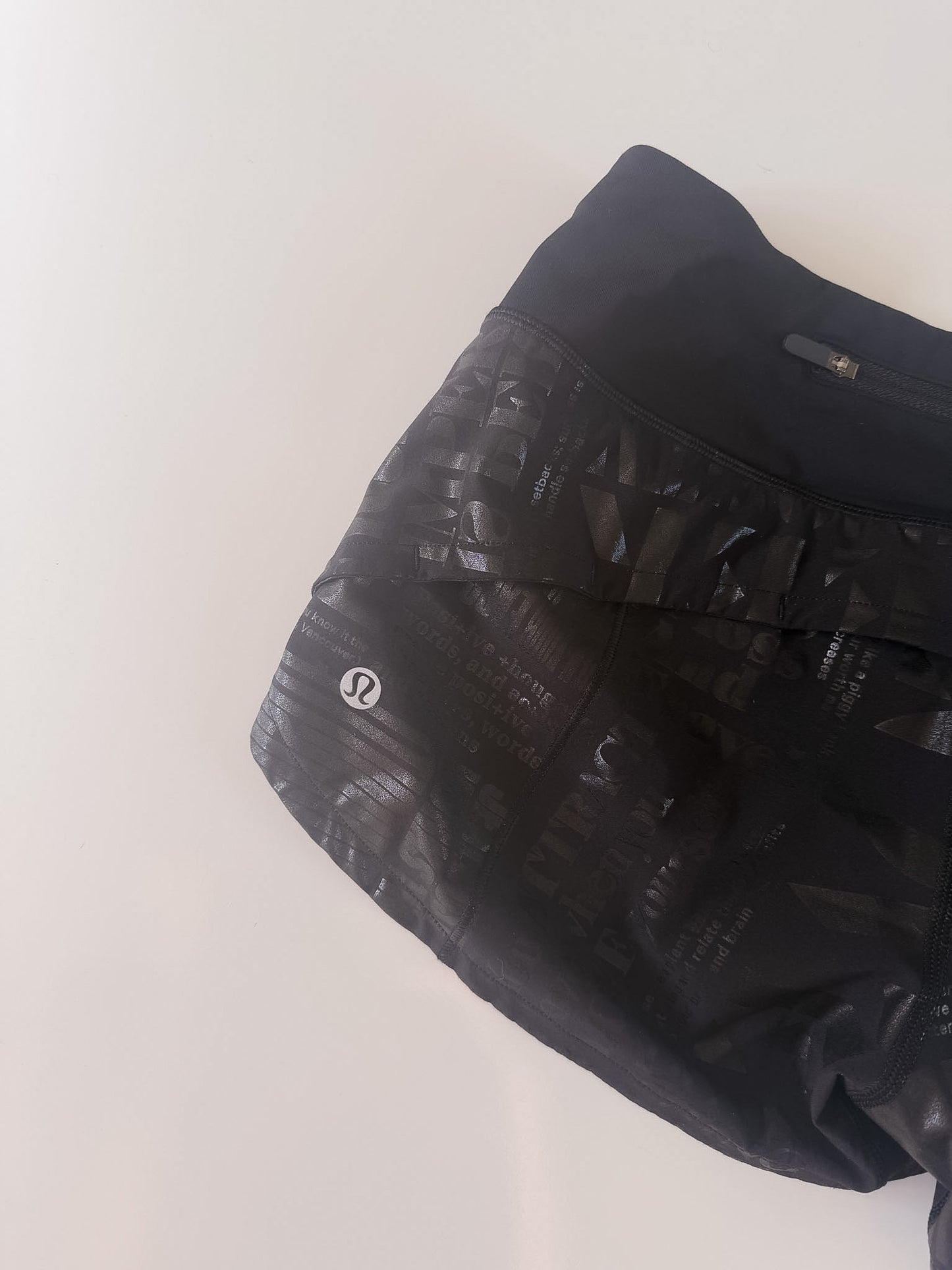Size 4 RARE Black Graphic Speed Up 2.5"