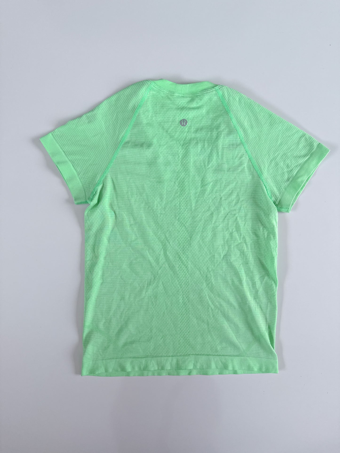 Size 4 Scream Green Swiftly Tech Short Sleeve 2.0 race