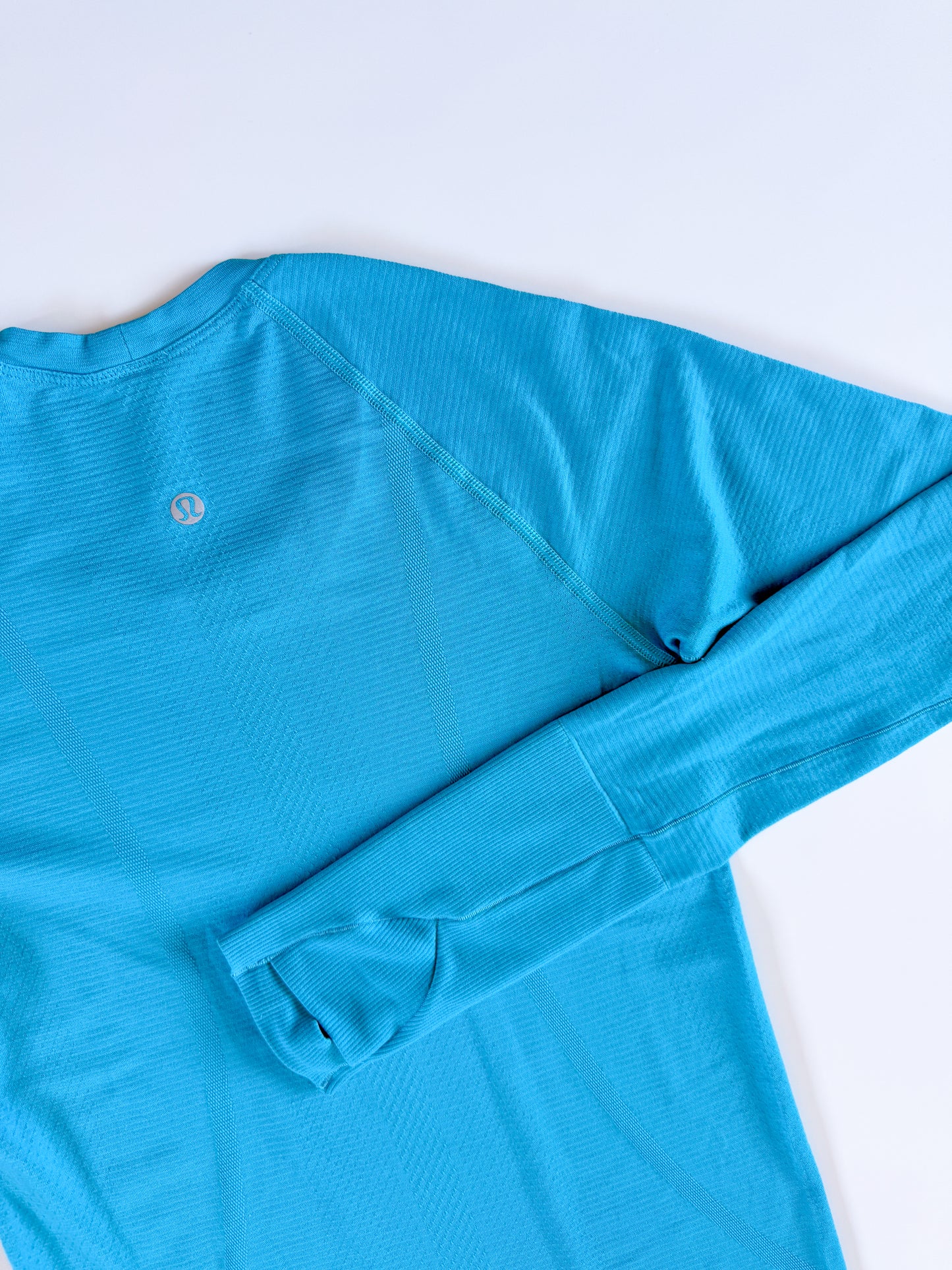 Size 8 RARE Hawaiian Blue Swiftly Tech Long Sleeve 2.0
