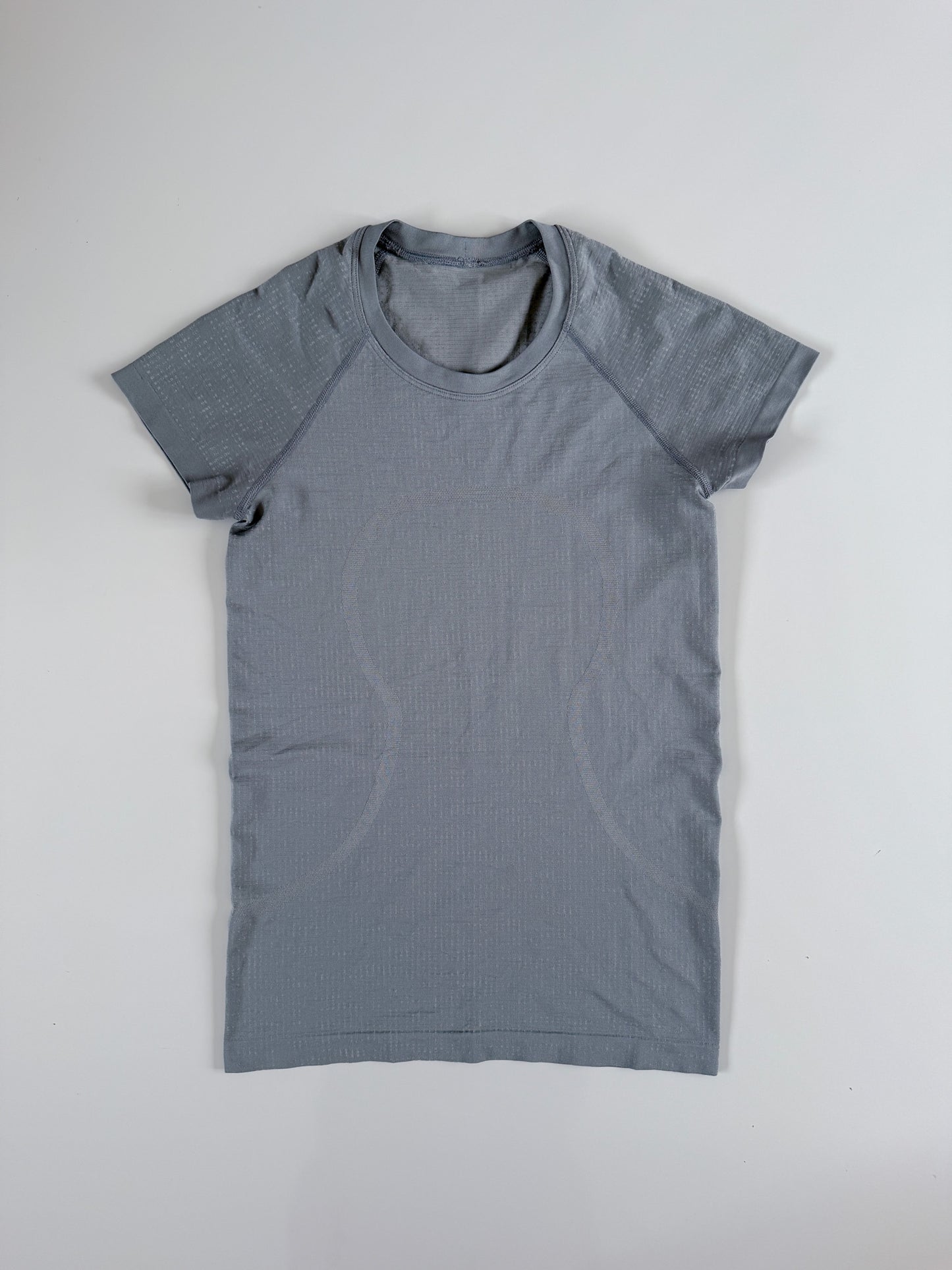 Size 6 Gray Pattern Swiftly Tech Short Sleeve