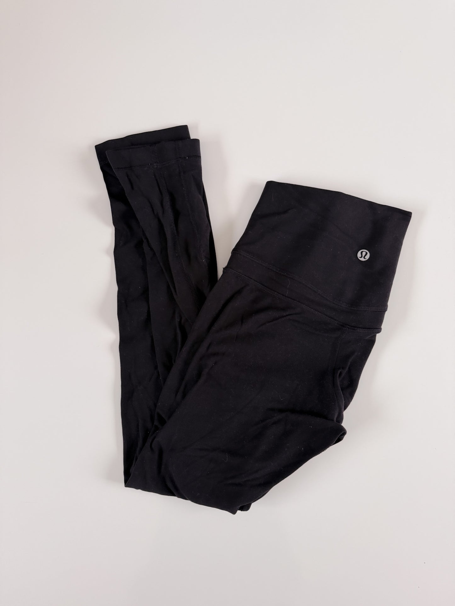 Size 4 Black Align 25" description