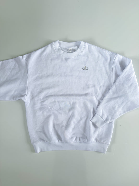 XS White RARE Alo Accolade Crewneck