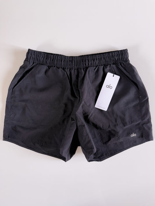 Medium NWT ALO Alumni Short