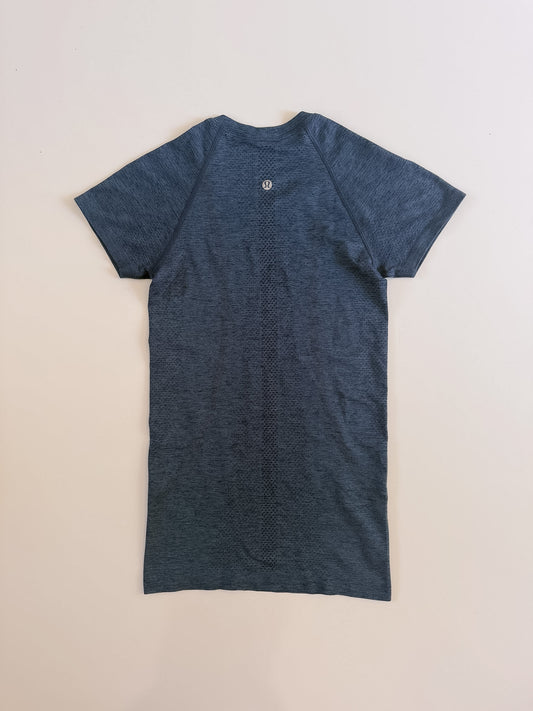 Size 2 Heathered Blue Swiftly Tech Short Sleeve 2.0