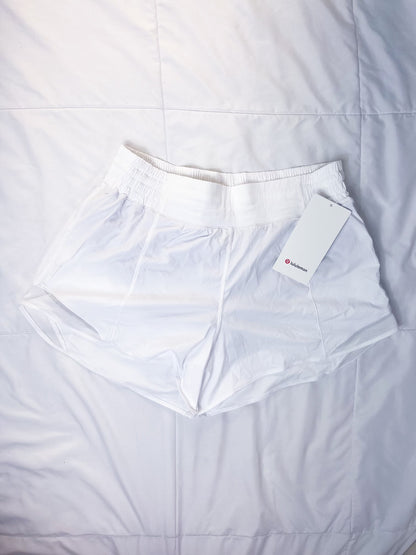 Size 2,10 NWT HIGHRISE White Hotty Hot 4"