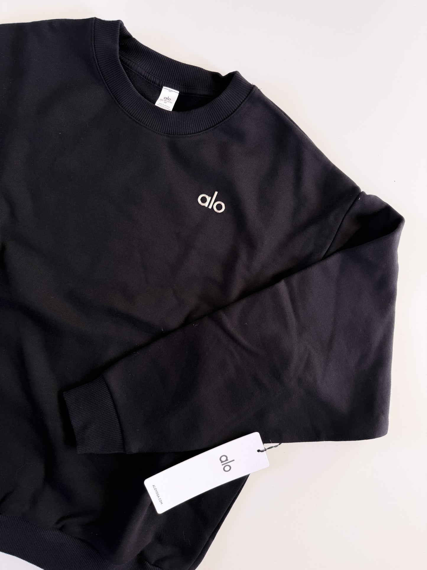 XS,S NWT Black Accolade Crewneck