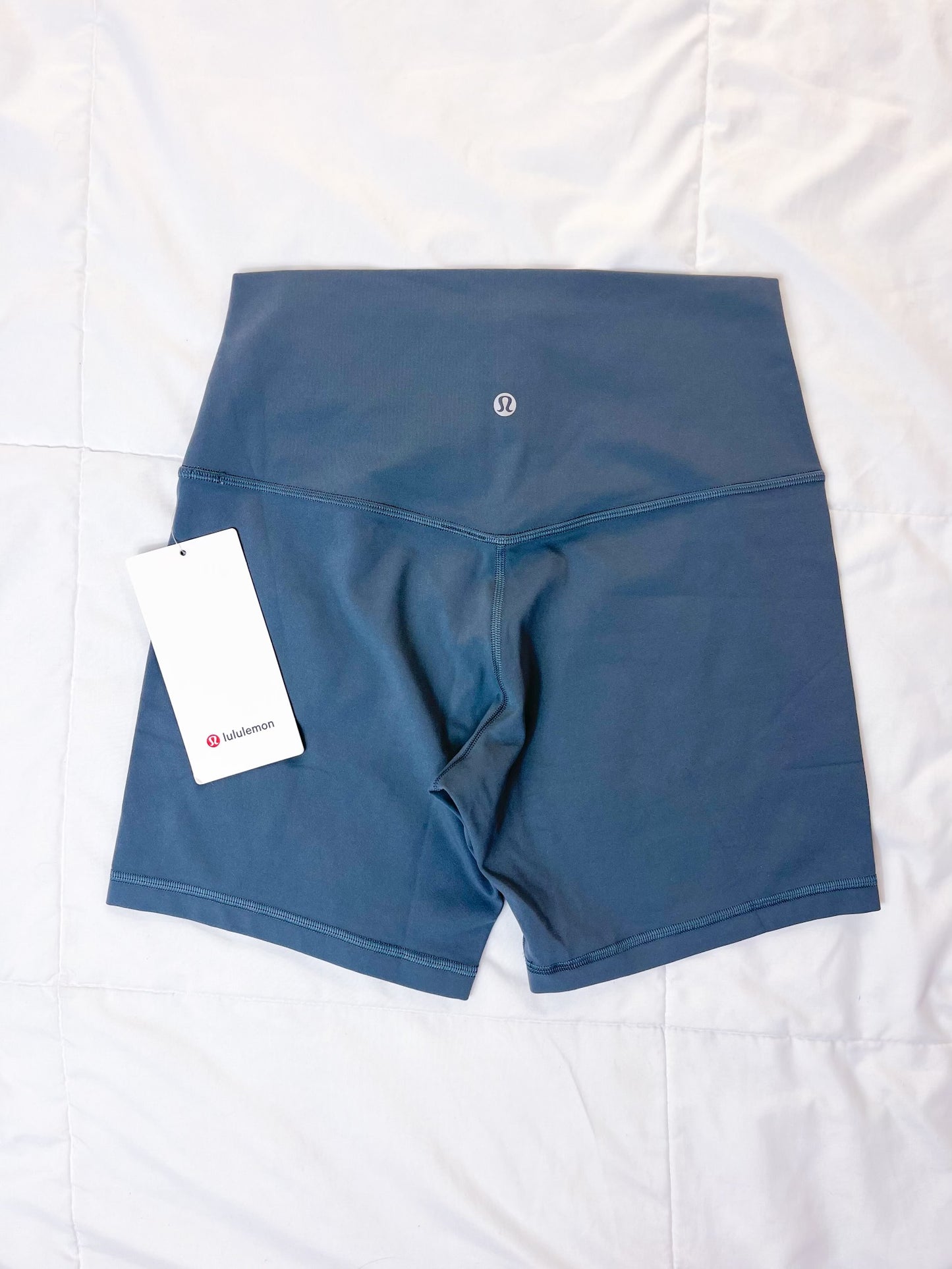 Size 8 NWT Oil Gray Align Short 6"