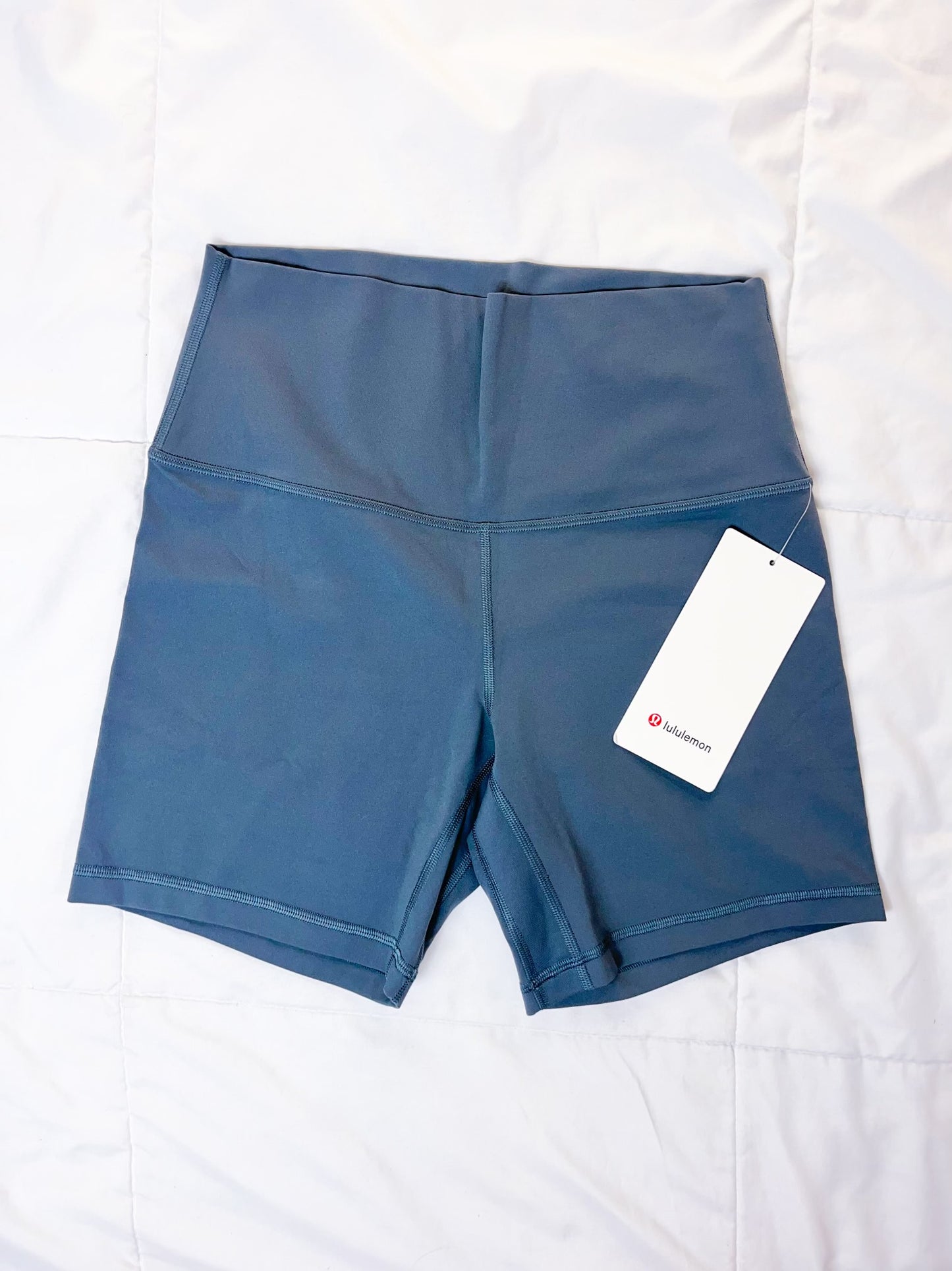 Size 8 NWT Oil Gray Align Short 6"