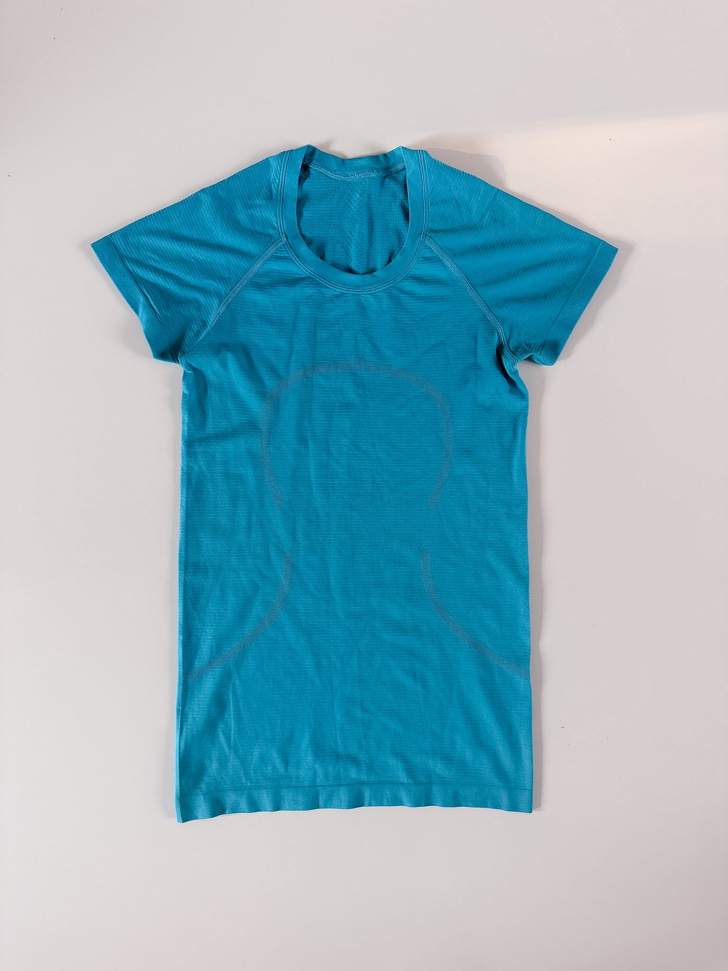 Size 4 RARE Hawaiian Blue Swiftly Tech Short Sleeve 2.0